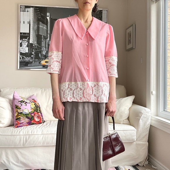 Vintage lace trim pink blouse/layering piece - Picture 3 of 16